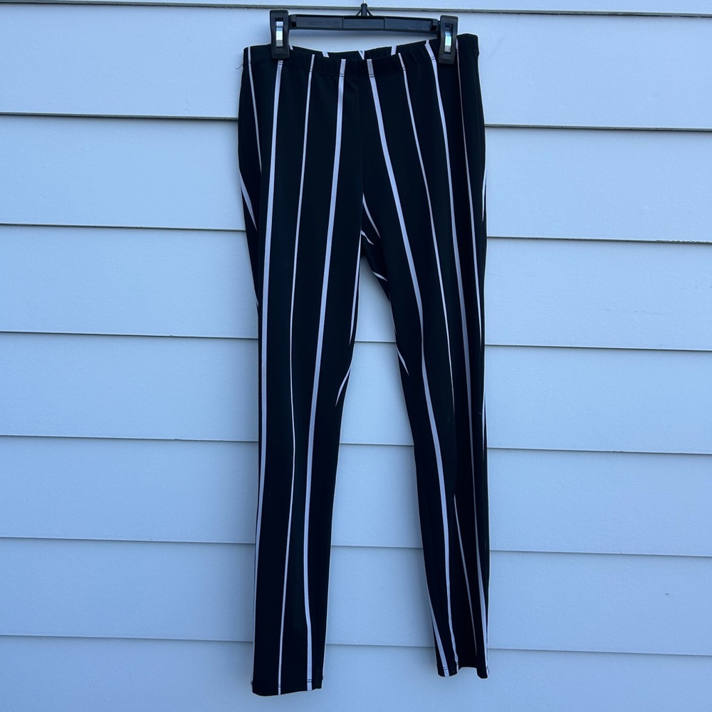 Black and White Stripe Leggings